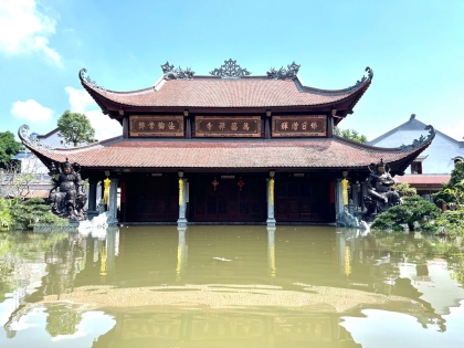 Ban Trị sự GHPGVN TP. Hà Nội chia sẻ yêu thương tới bà con vùng lũ